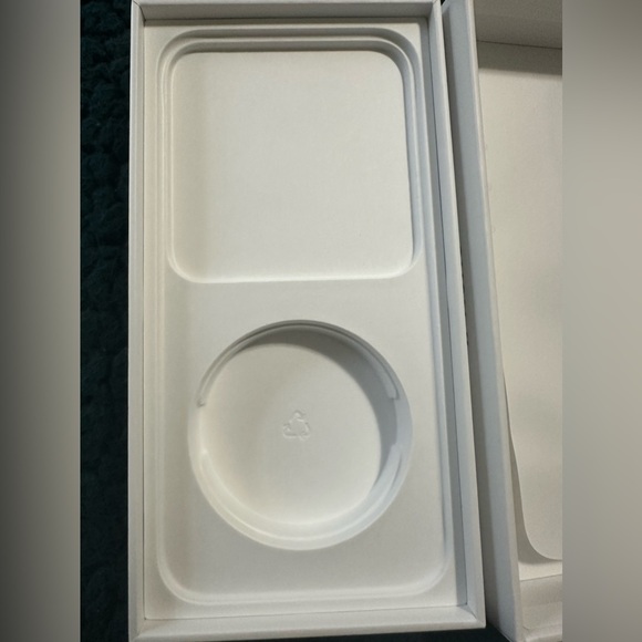 iPhone 14 Pro Max EMPTY BOX! - Picture 7 of 7